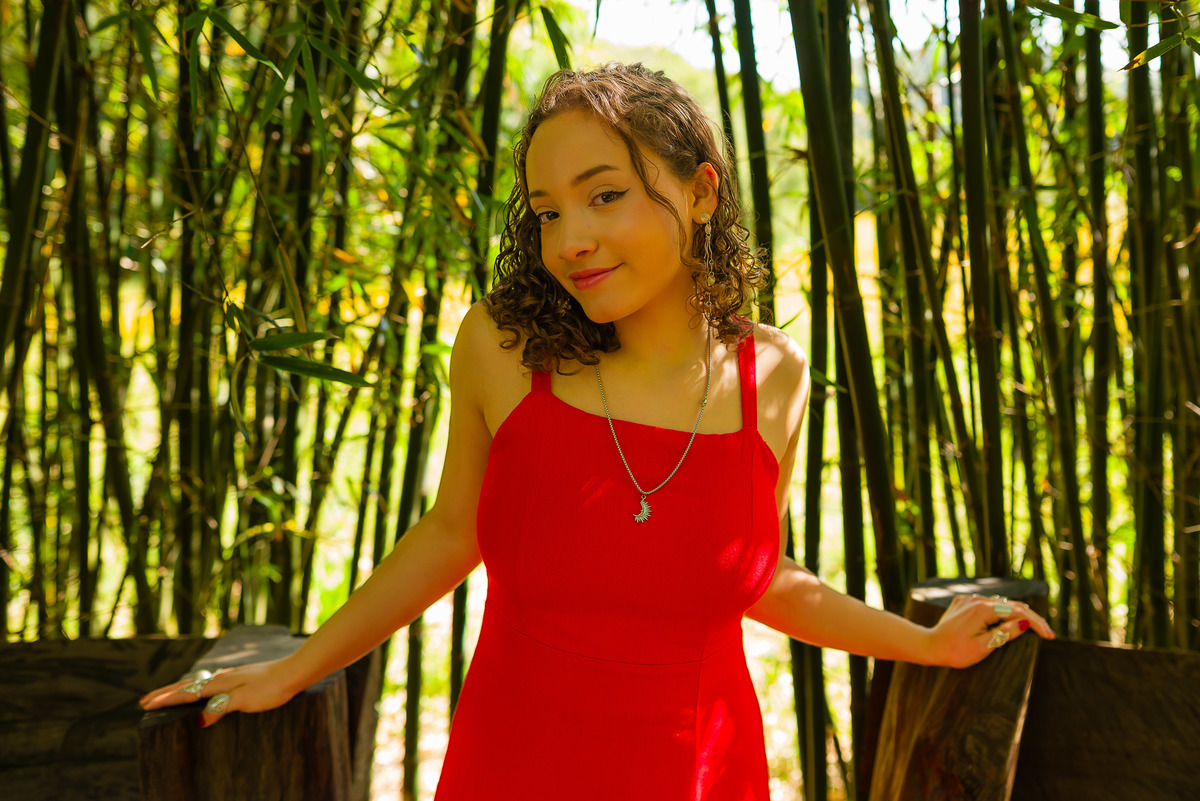 ensaio de 15 anos - fotografia debutante - ensaio feminino - fotografia autoral - ensaio ao ar livre - ensaio em vinícola - Vinícola Nardello - fotografia de 15 anos - debutante com personalidade - fotógrafo de 15 anos - book dos 15 anos - ensaio externo