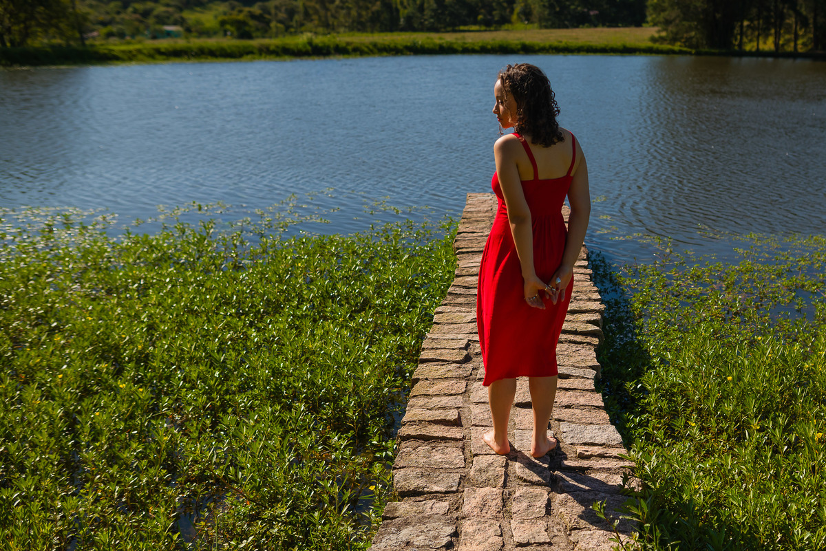 ensaio de 15 anos - fotografia debutante - ensaio feminino - fotografia autoral - ensaio ao ar livre - ensaio em vinícola - Vinícola Nardello - fotografia de 15 anos - debutante com personalidade - fotógrafo de 15 anos - book dos 15 anos - ensaio externo