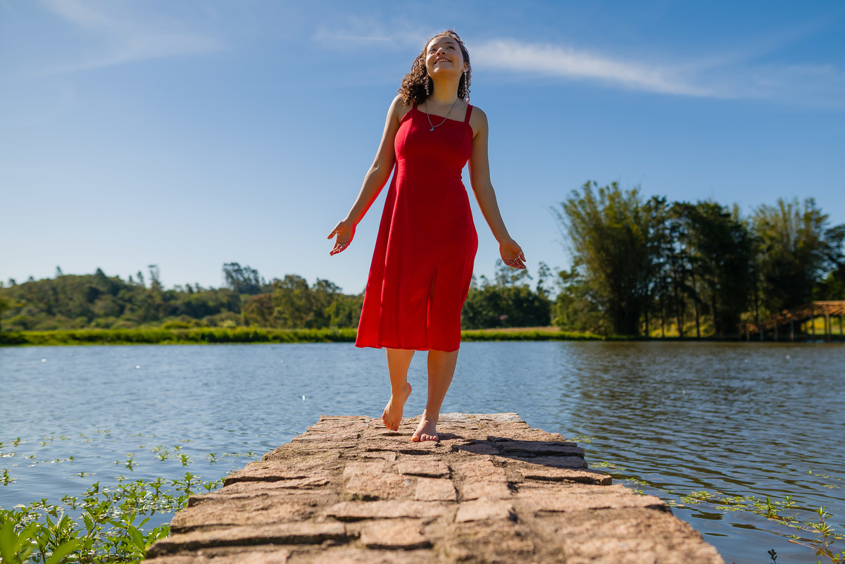 ensaio de 15 anos - fotografia debutante - ensaio feminino - fotografia autoral - ensaio ao ar livre - ensaio em vinícola - Vinícola Nardello - fotografia de 15 anos - debutante com personalidade - fotógrafo de 15 anos - book dos 15 anos - ensaio externo