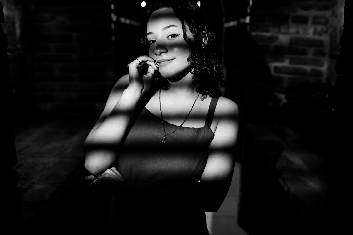 ensaio de 15 anos - fotografia debutante - ensaio feminino - fotografia autoral - ensaio ao ar livre - ensaio em vinícola - Vinícola Nardello - fotografia de 15 anos - debutante com personalidade - fotógrafo de 15 anos - book dos 15 anos - ensaio externo