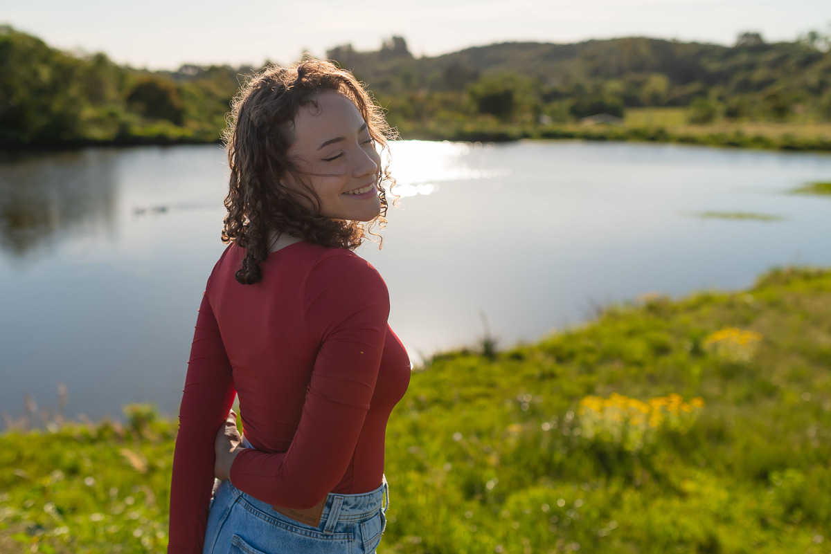 ensaio de 15 anos - fotografia debutante - ensaio feminino - fotografia autoral - ensaio ao ar livre - ensaio em vinícola - Vinícola Nardello - fotografia de 15 anos - debutante com personalidade - fotógrafo de 15 anos - book dos 15 anos - ensaio externo