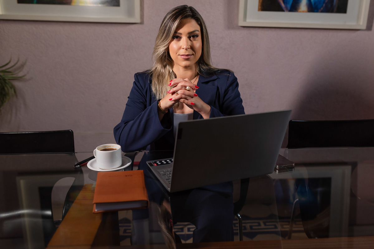 fotografia profissional - ensaio profissional advocacia - retrato corporativo - imagem profissional - posicionamento de marca pessoal - fotografia para advogados - Hub1005 – Coworking - identidade profissional - Antonio Rocha Fotografias - tailleur - OAB