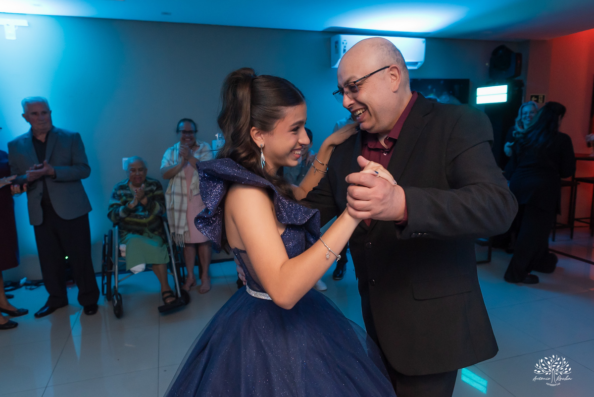 A valsa da debutante com o pai