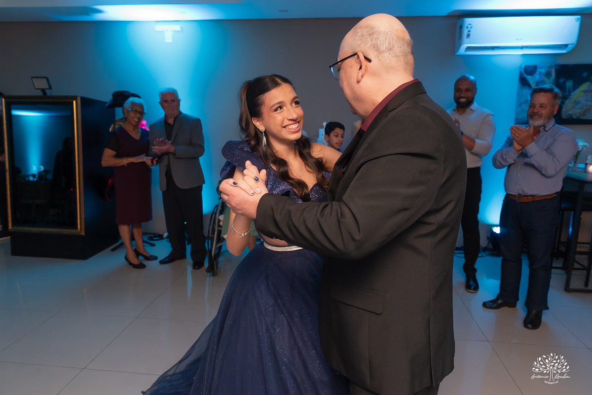A valsa da debutante com o pai