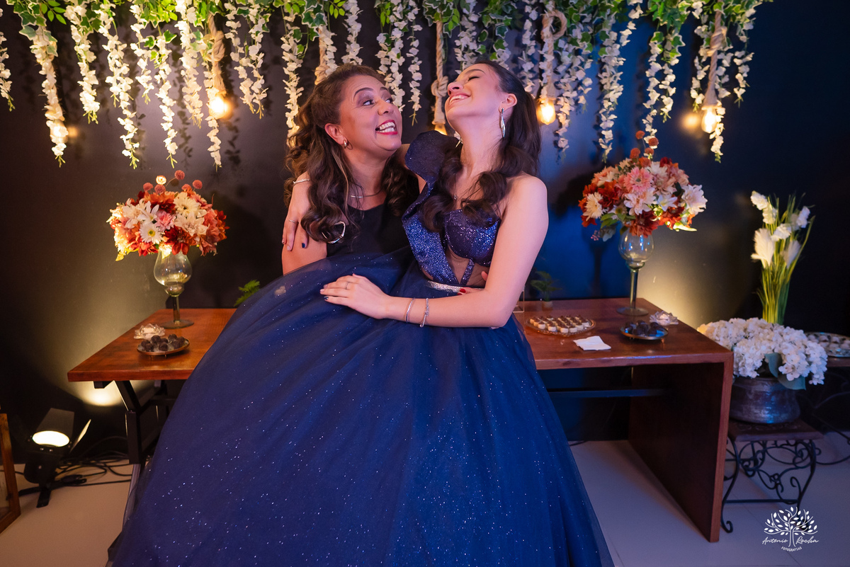 Amiga e debutante em momento engraçado