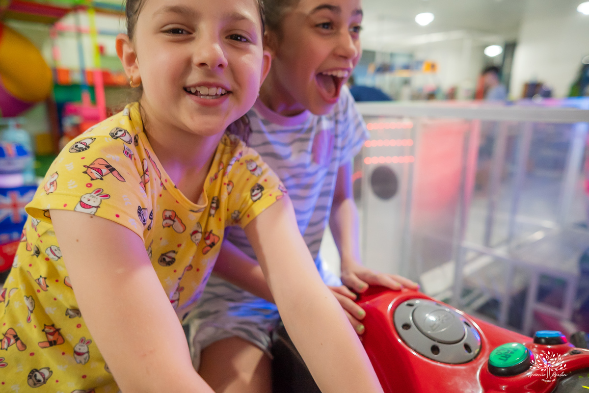 aniversário infantil - festa do pijama - Fest Club - fotografia infantil - festa infatil - família - infância - alegria - kamikaze  - festa no salão - fotógrafo de festa infantil - Antonio Rocha Fotografias - Pelotas - Máscara de Dormir - Touca de cetim