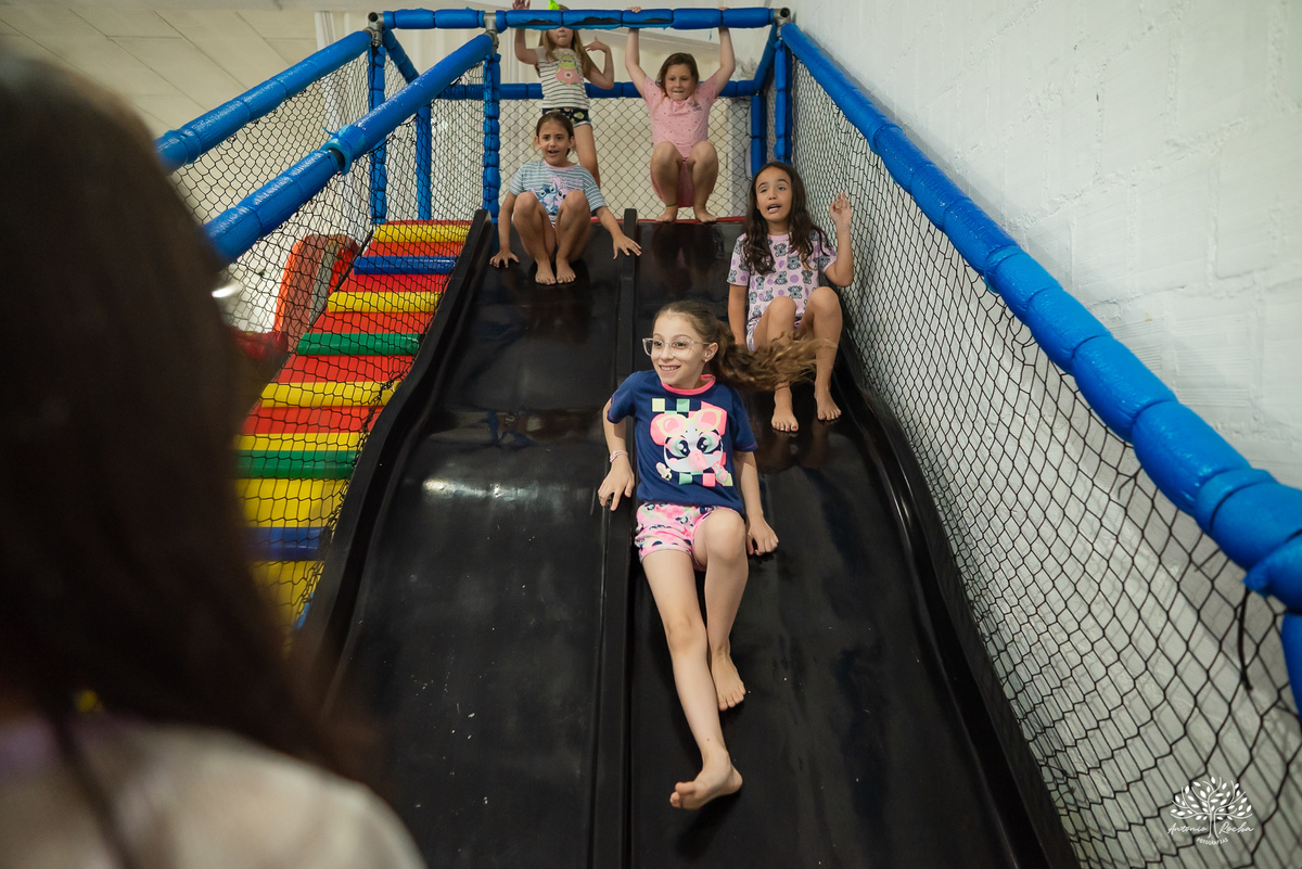 aniversário infantil - festa do pijama - Fest Club - fotografia infantil - festa infatil - família - infância - alegria - kamikaze  - festa no salão - fotógrafo de festa infantil - Antonio Rocha Fotografias - Pelotas - Máscara de Dormir - Touca de cetim
