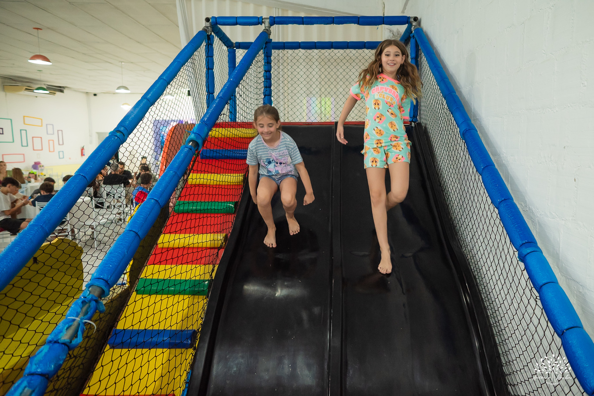 aniversário infantil - festa do pijama - Fest Club - fotografia infantil - festa infatil - família - infância - alegria - kamikaze  - festa no salão - fotógrafo de festa infantil - Antonio Rocha Fotografias - Pelotas - Máscara de Dormir - Touca de cetim