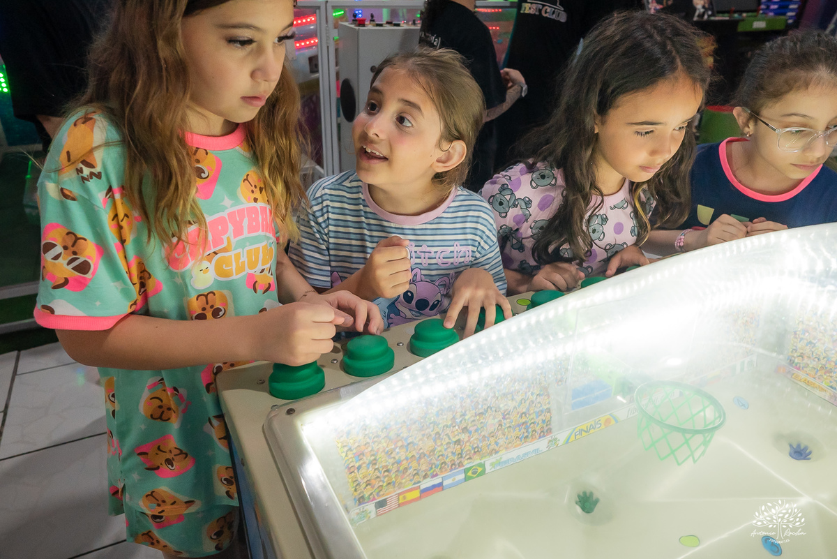 aniversário infantil - festa do pijama - Fest Club - fotografia infantil - festa infatil - família - infância - alegria - kamikaze  - festa no salão - fotógrafo de festa infantil - Antonio Rocha Fotografias - Pelotas - Máscara de Dormir - Touca de cetim