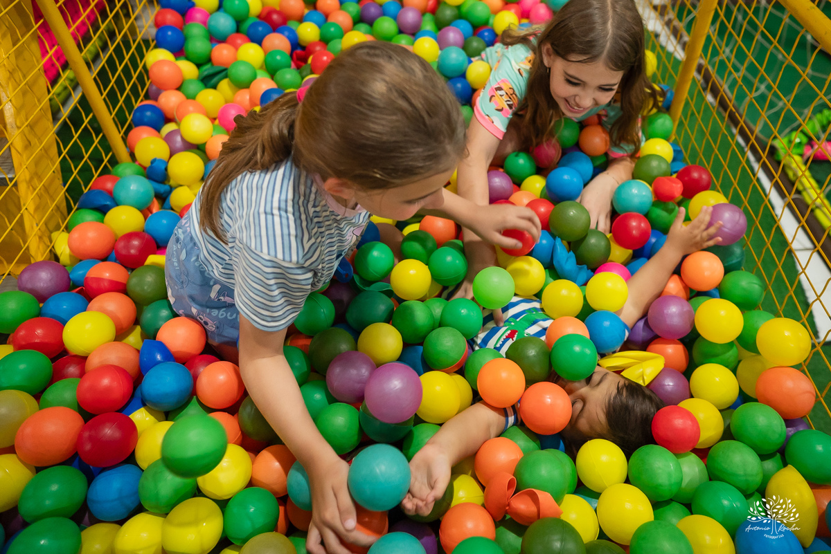 aniversário infantil - festa do pijama - Fest Club - fotografia infantil - festa infatil - família - infância - alegria - kamikaze  - festa no salão - fotógrafo de festa infantil - Antonio Rocha Fotografias - Pelotas - Máscara de Dormir - Touca de cetim