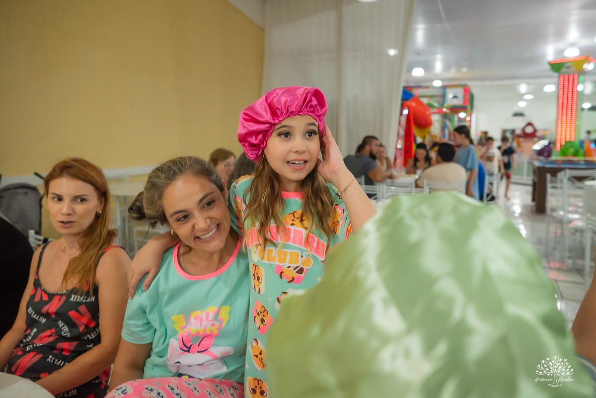 aniversário infantil - festa do pijama - Fest Club - fotografia infantil - festa infatil - família - infância - alegria - kamikaze  - festa no salão - fotógrafo de festa infantil - Antonio Rocha Fotografias - Pelotas - Máscara de Dormir - Touca de cetim