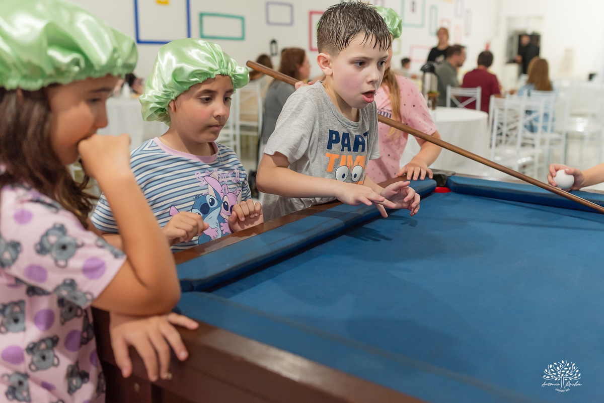 aniversário infantil - festa do pijama - Fest Club - fotografia infantil - festa infatil - família - infância - alegria - kamikaze  - festa no salão - fotógrafo de festa infantil - Antonio Rocha Fotografias - Pelotas - Máscara de Dormir - Touca de cetim