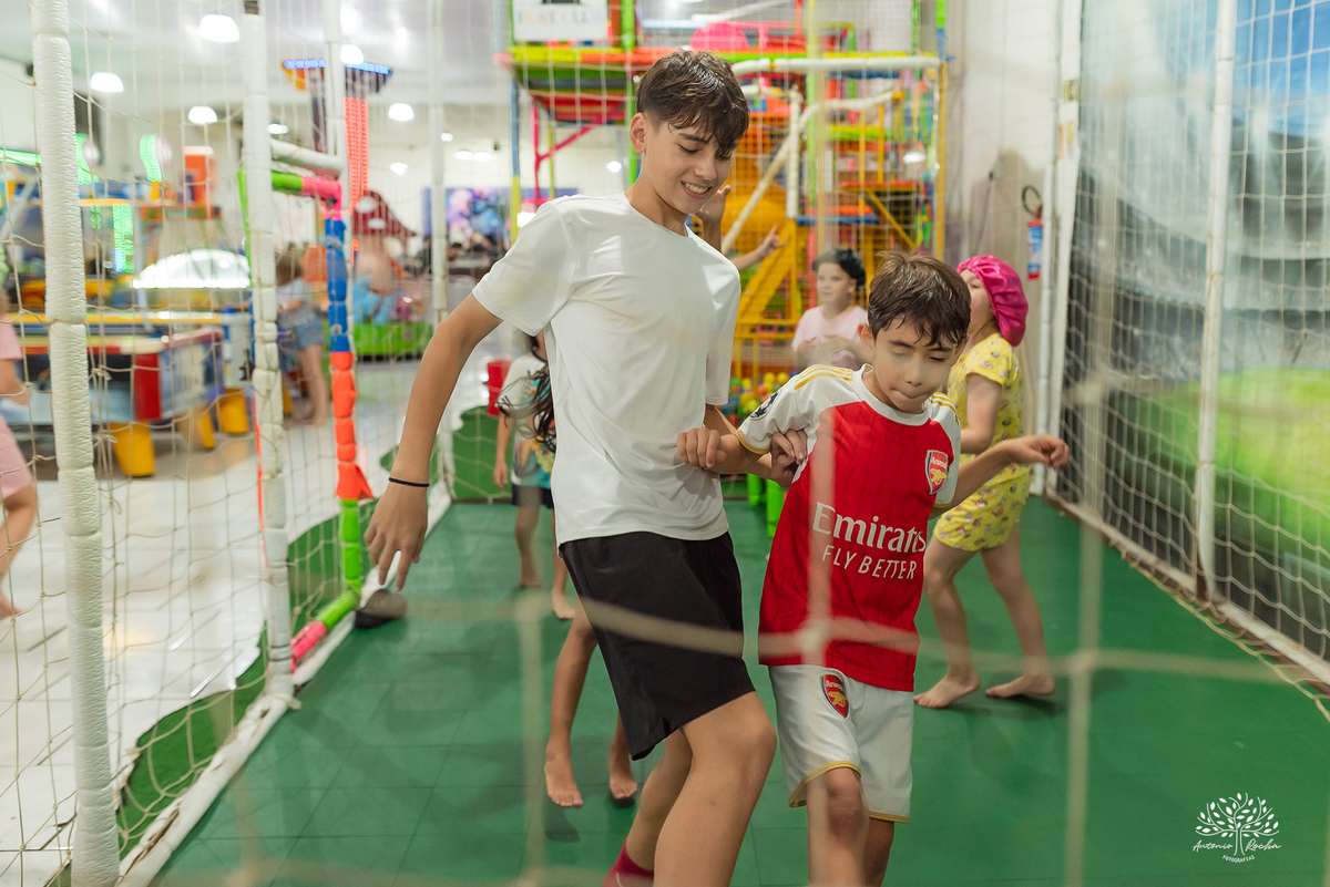 aniversário infantil - festa do pijama - Fest Club - fotografia infantil - festa infatil - família - infância - alegria - kamikaze  - festa no salão - fotógrafo de festa infantil - Antonio Rocha Fotografias - Pelotas - Máscara de Dormir - Touca de cetim