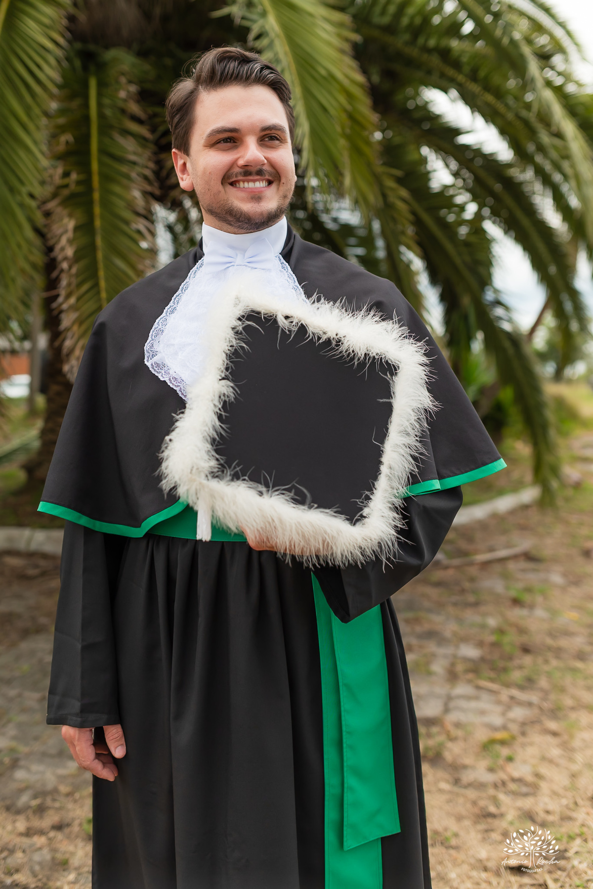 colação de grau medicina - formatura medicina ucpel – formando(a) - fotógrafo formatura pelotas - colação medicina ucpel - recepção de formatura - fotos de formatura medicina - cerimônia de colação - detalhes da recepção - antonio rocha fotografias - toga