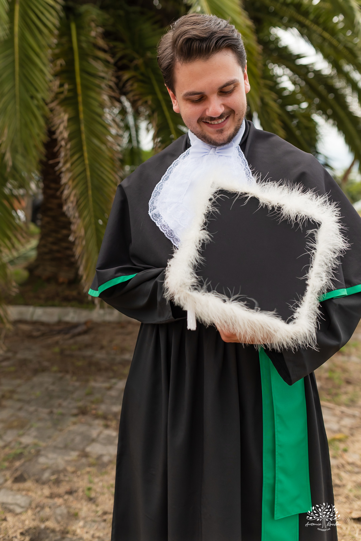 colação de grau medicina - formatura medicina ucpel – formando(a) - fotógrafo formatura pelotas - colação medicina ucpel - recepção de formatura - fotos de formatura medicina - cerimônia de colação - detalhes da recepção - antonio rocha fotografias - toga