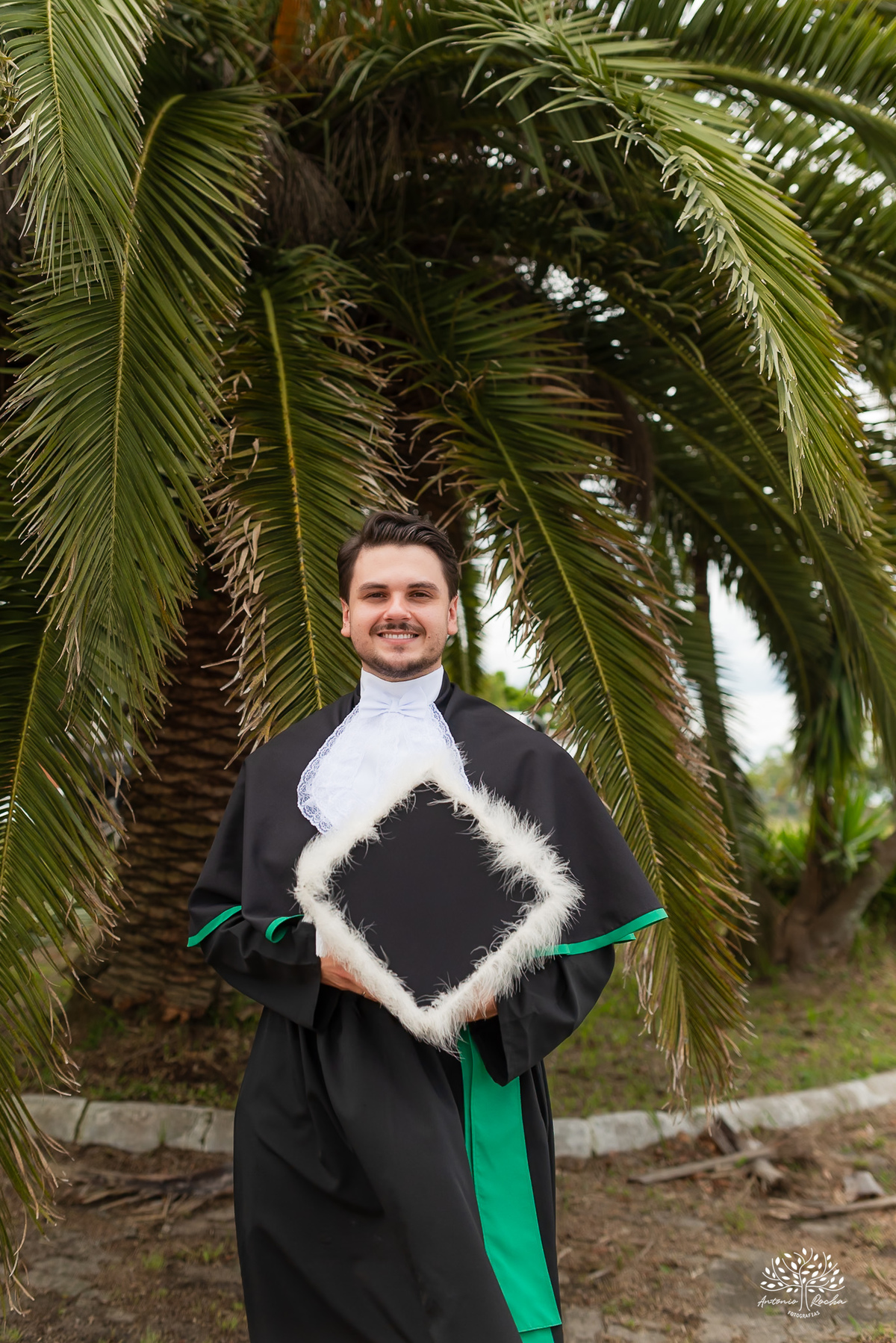 colação de grau medicina - formatura medicina ucpel – formando(a) - fotógrafo formatura pelotas - colação medicina ucpel - recepção de formatura - fotos de formatura medicina - cerimônia de colação - detalhes da recepção - antonio rocha fotografias - toga