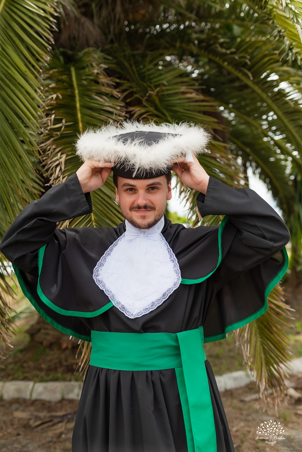 colação de grau medicina - formatura medicina ucpel – formando(a) - fotógrafo formatura pelotas - colação medicina ucpel - recepção de formatura - fotos de formatura medicina - cerimônia de colação - detalhes da recepção - antonio rocha fotografias - toga