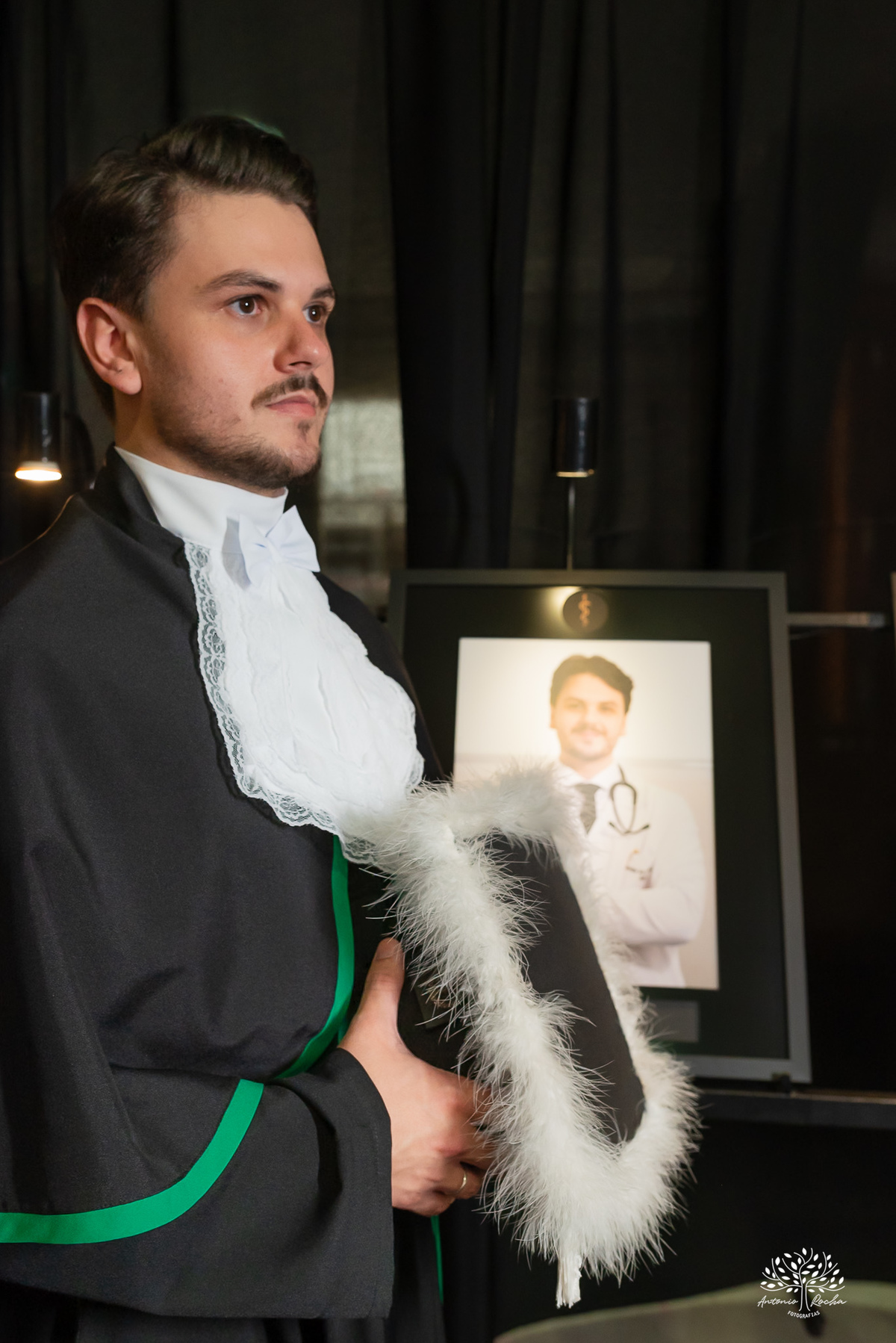 colação de grau medicina - formatura medicina ucpel – formando(a) - fotógrafo formatura pelotas - colação medicina ucpel - recepção de formatura - fotos de formatura medicina - cerimônia de colação - detalhes da recepção - antonio rocha fotografias - toga