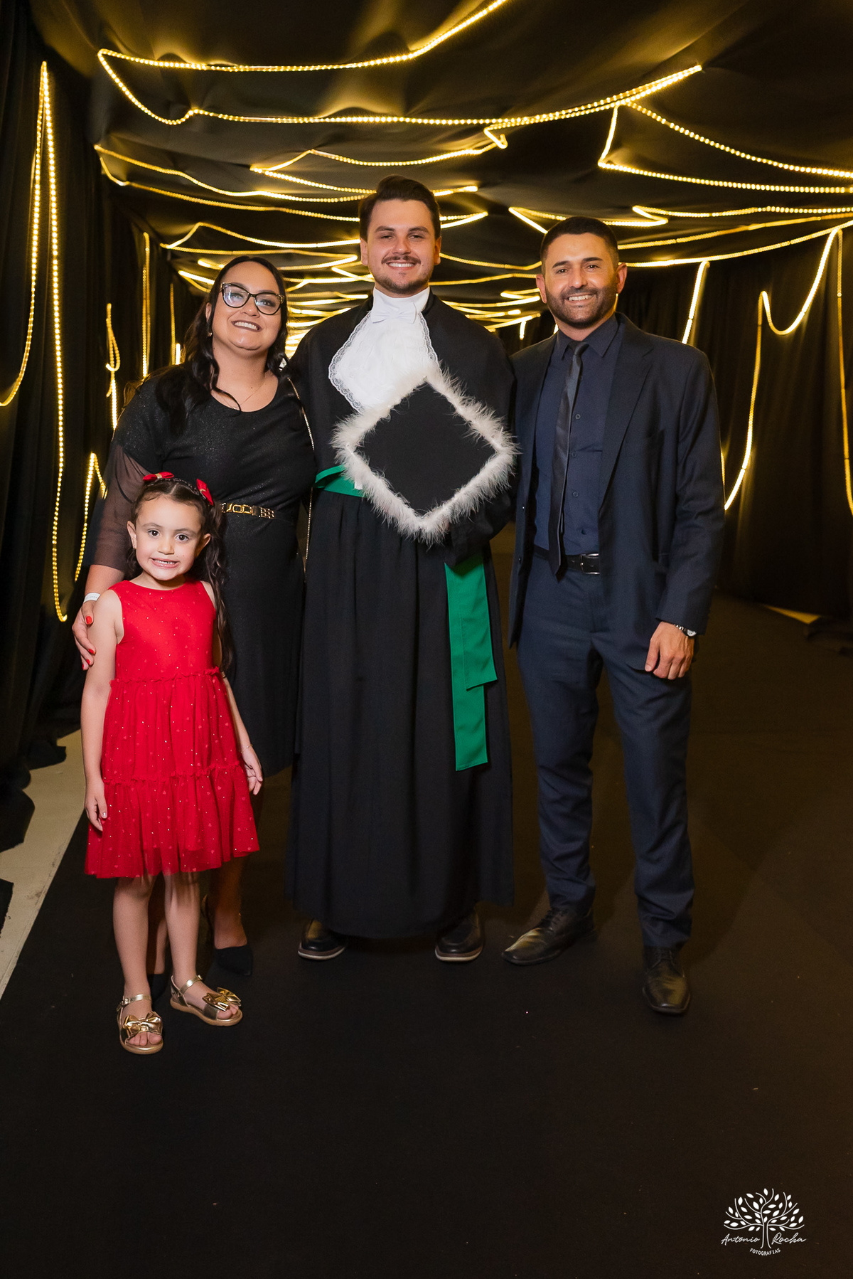 colação de grau medicina - formatura medicina ucpel – formando(a) - fotógrafo formatura pelotas - colação medicina ucpel - recepção de formatura - fotos de formatura medicina - cerimônia de colação - detalhes da recepção - antonio rocha fotografias - toga