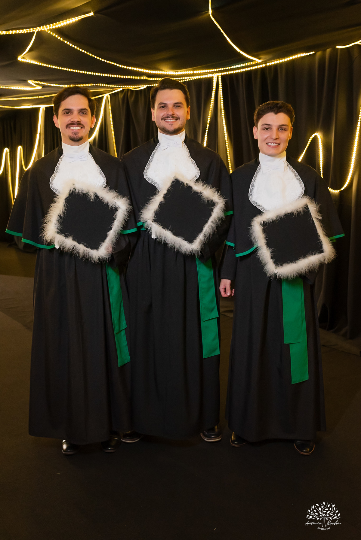 colação de grau medicina - formatura medicina ucpel – formando(a) - fotógrafo formatura pelotas - colação medicina ucpel - recepção de formatura - fotos de formatura medicina - cerimônia de colação - detalhes da recepção - antonio rocha fotografias - toga