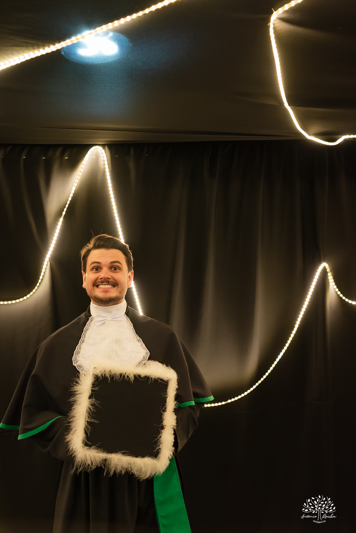 colação de grau medicina - formatura medicina ucpel – formando(a) - fotógrafo formatura pelotas - colação medicina ucpel - recepção de formatura - fotos de formatura medicina - cerimônia de colação - detalhes da recepção - antonio rocha fotografias - toga