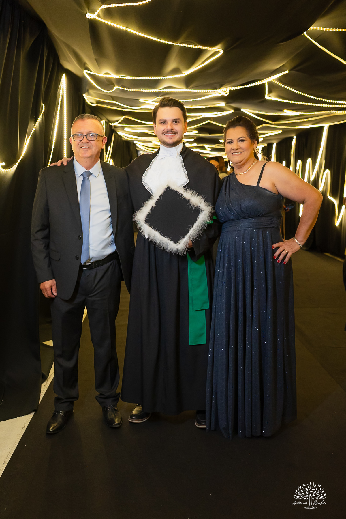 colação de grau medicina - formatura medicina ucpel – formando(a) - fotógrafo formatura pelotas - colação medicina ucpel - recepção de formatura - fotos de formatura medicina - cerimônia de colação - detalhes da recepção - antonio rocha fotografias - toga