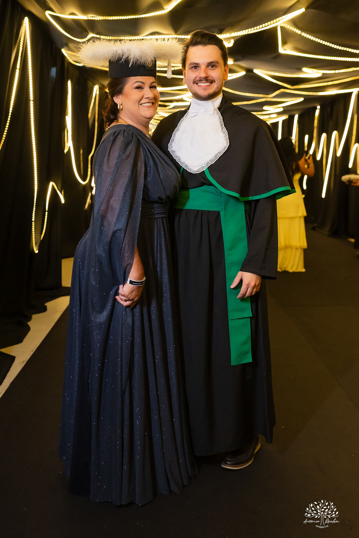 colação de grau medicina - formatura medicina ucpel – formando(a) - fotógrafo formatura pelotas - colação medicina ucpel - recepção de formatura - fotos de formatura medicina - cerimônia de colação - detalhes da recepção - antonio rocha fotografias - toga