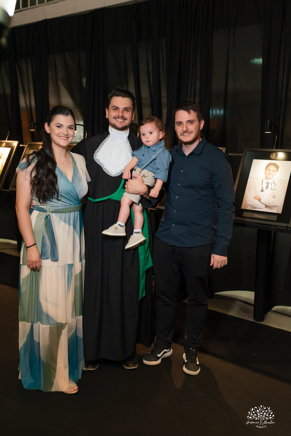 colação de grau medicina - formatura medicina ucpel – formando(a) - fotógrafo formatura pelotas - colação medicina ucpel - recepção de formatura - fotos de formatura medicina - cerimônia de colação - detalhes da recepção - antonio rocha fotografias - toga