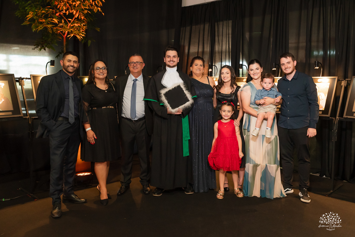 colação de grau medicina - formatura medicina ucpel – formando(a) - fotógrafo formatura pelotas - colação medicina ucpel - recepção de formatura - fotos de formatura medicina - cerimônia de colação - detalhes da recepção - antonio rocha fotografias - toga
