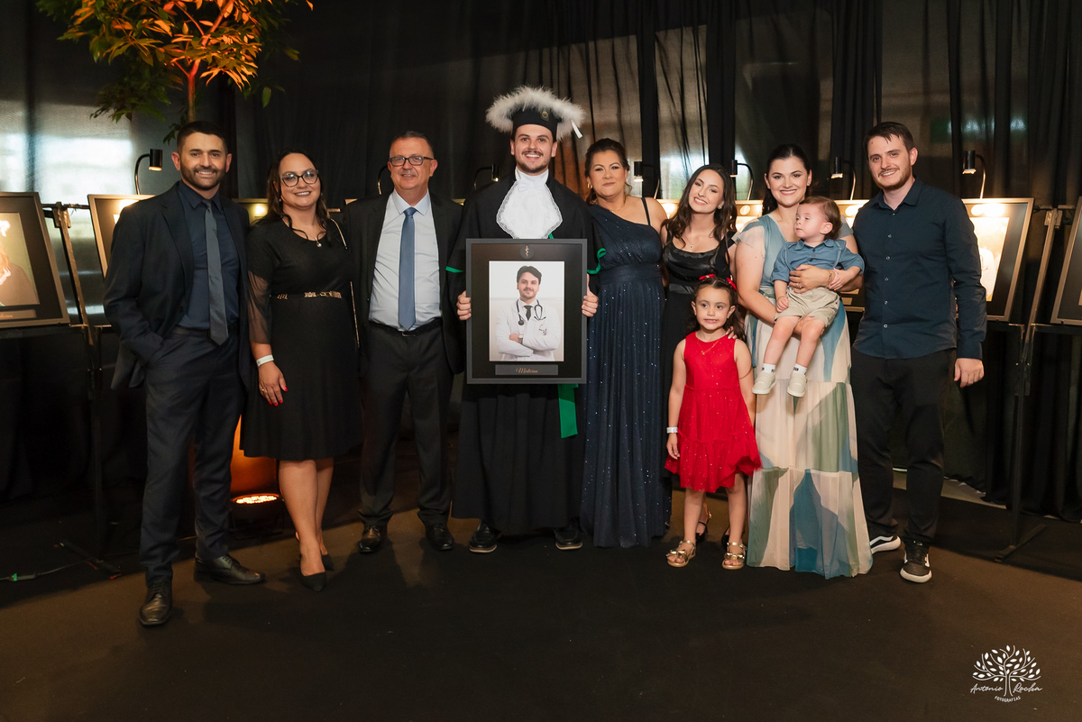 colação de grau medicina - formatura medicina ucpel – formando(a) - fotógrafo formatura pelotas - colação medicina ucpel - recepção de formatura - fotos de formatura medicina - cerimônia de colação - detalhes da recepção - antonio rocha fotografias - toga