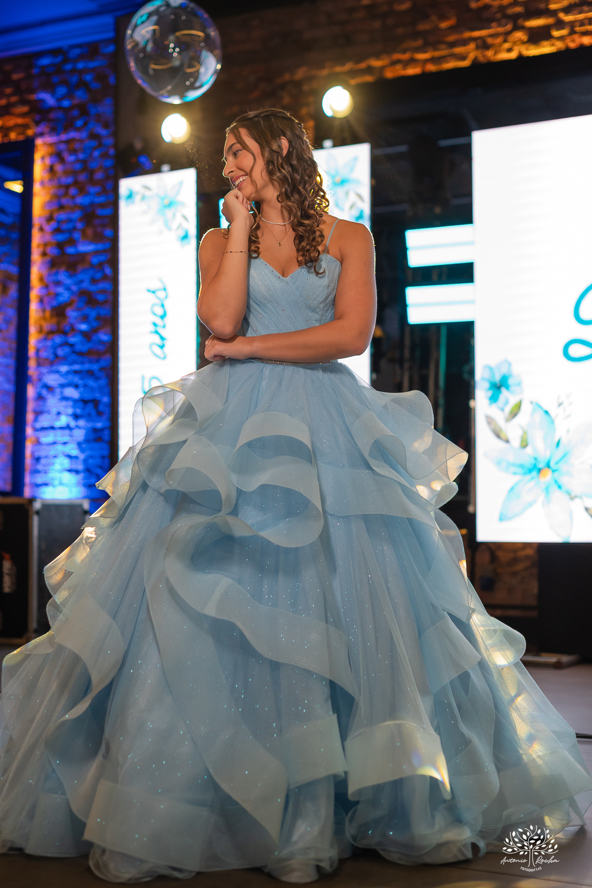 Engenho Eventos - 15 anos - XV anos - Festa de Debutante - Vestido de 15 anos - Maria Helena & Genova - Valsa de 15 anos - Anel de 15 anos -  Canhão de Fumaça - Zé Neto Eventos - Emidois  - Antonio Rocha Fotografias - Pelotas - Fotógrados de 15 anos