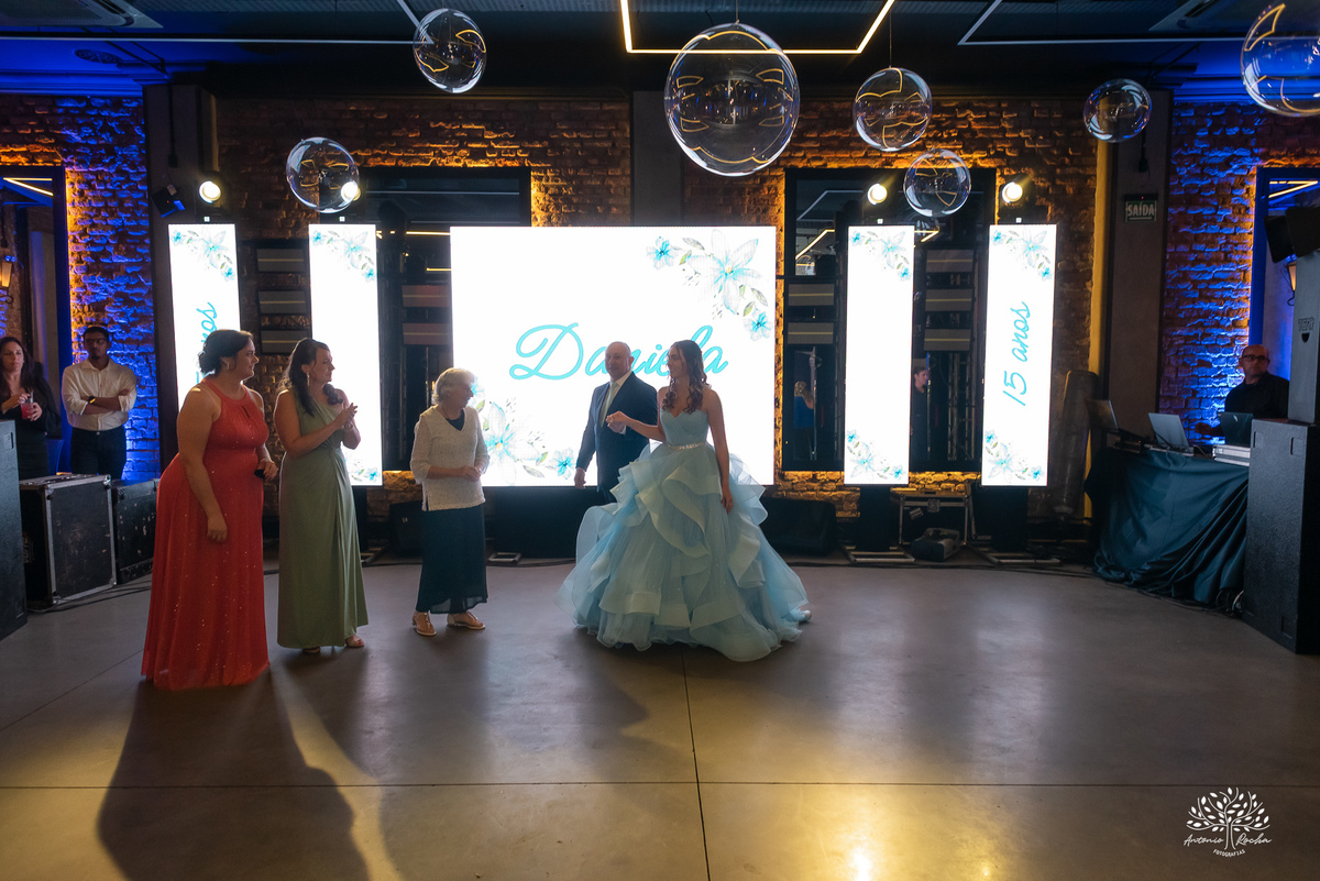 Engenho Eventos - 15 anos - XV anos - Festa de Debutante - Vestido de 15 anos - Maria Helena & Genova - Valsa de 15 anos - Anel de 15 anos -  Canhão de Fumaça - Zé Neto Eventos - Emidois  - Antonio Rocha Fotografias - Pelotas - Fotógrados de 15 anos
