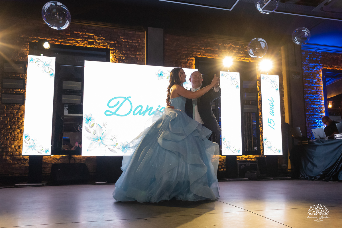 Engenho Eventos - 15 anos - XV anos - Festa de Debutante - Vestido de 15 anos - Maria Helena & Genova - Valsa de 15 anos - Anel de 15 anos -  Canhão de Fumaça - Zé Neto Eventos - Emidois  - Antonio Rocha Fotografias - Pelotas - Fotógrados de 15 anos