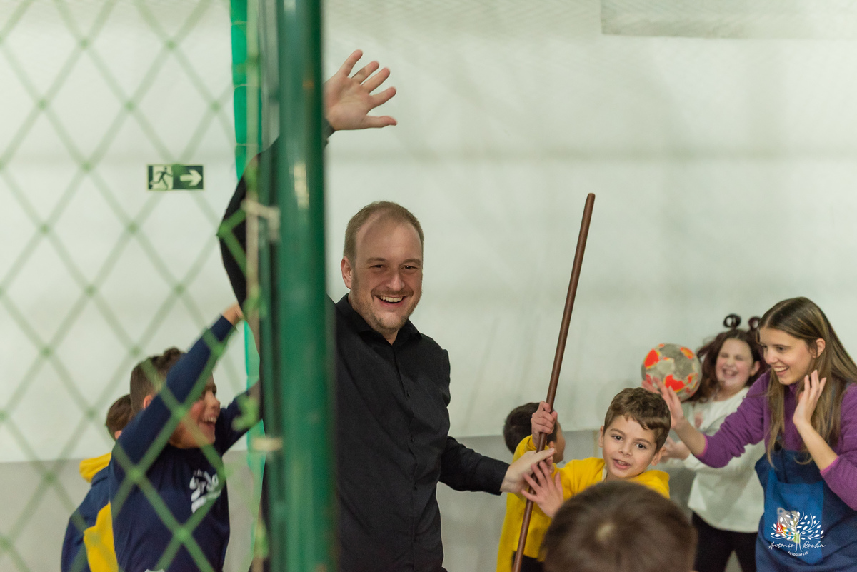 aniversário infantil - Mariana 9 anos - festa Violeta - Little Charmers - Cliff Kids - fotografia de festa infantil - Pelotas - Antonio Rocha Fotografias - Lavender - tobogã - baladinha - show do parabéns - touro mecânico - bolo de aniversário - velinha