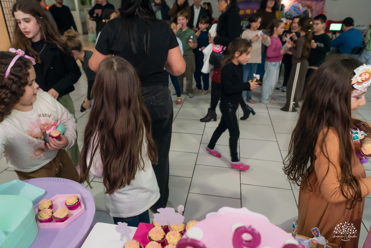 aniversário infantil - Mariana 9 anos - festa Violeta - Little Charmers - Cliff Kids - fotografia de festa infantil - Pelotas - Antonio Rocha Fotografias - Lavender - tobogã - baladinha - show do parabéns - touro mecânico - bolo de aniversário - velinha