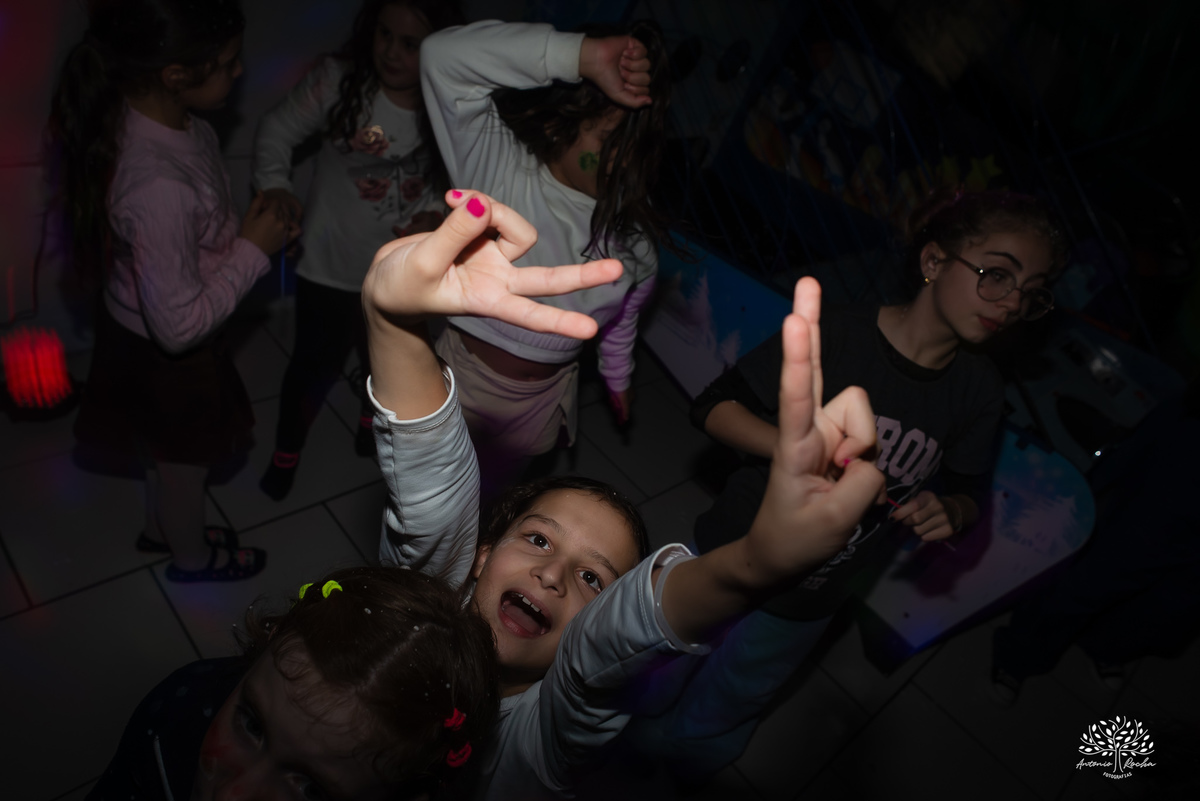 aniversário infantil - Mariana 9 anos - festa Violeta - Little Charmers - Cliff Kids - fotografia de festa infantil - Pelotas - Antonio Rocha Fotografias - Lavender - tobogã - baladinha - show do parabéns - touro mecânico - bolo de aniversário - velinha
