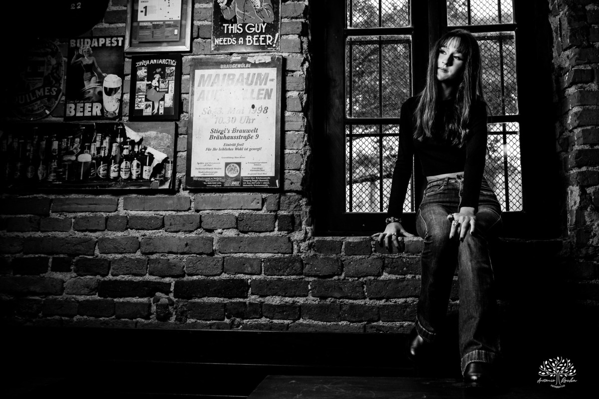 ensaio 15 anos Bettina - ensaio debutante - fotografia de 15 anos - ensaio rock and roll - Original Bier - debutante autêntica - fotos em preto e branco - personalidade - festa de 15 anos - fotógrafo em Pelotas RS - Antonio Rocha Fotografias - fotos de XV