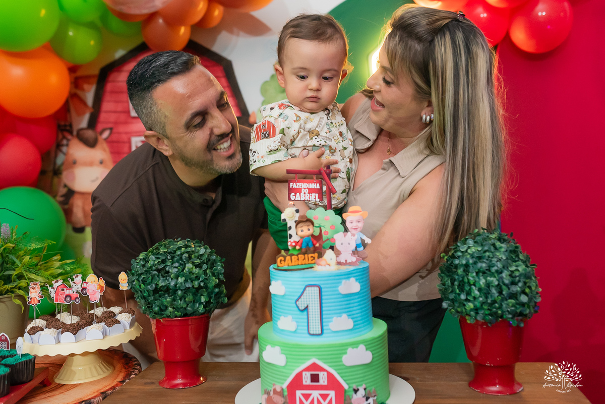 Gabriel 1 ano - aniversário infantil - festa fazendinha - Fazendinha do Gabriel - fotografia de aniversário - Loly Pop - fotografia de família - primeiro aniversário - infância - parabéns - memórias afetivas - Antonio Rocha Fotografias - primeiro aninho