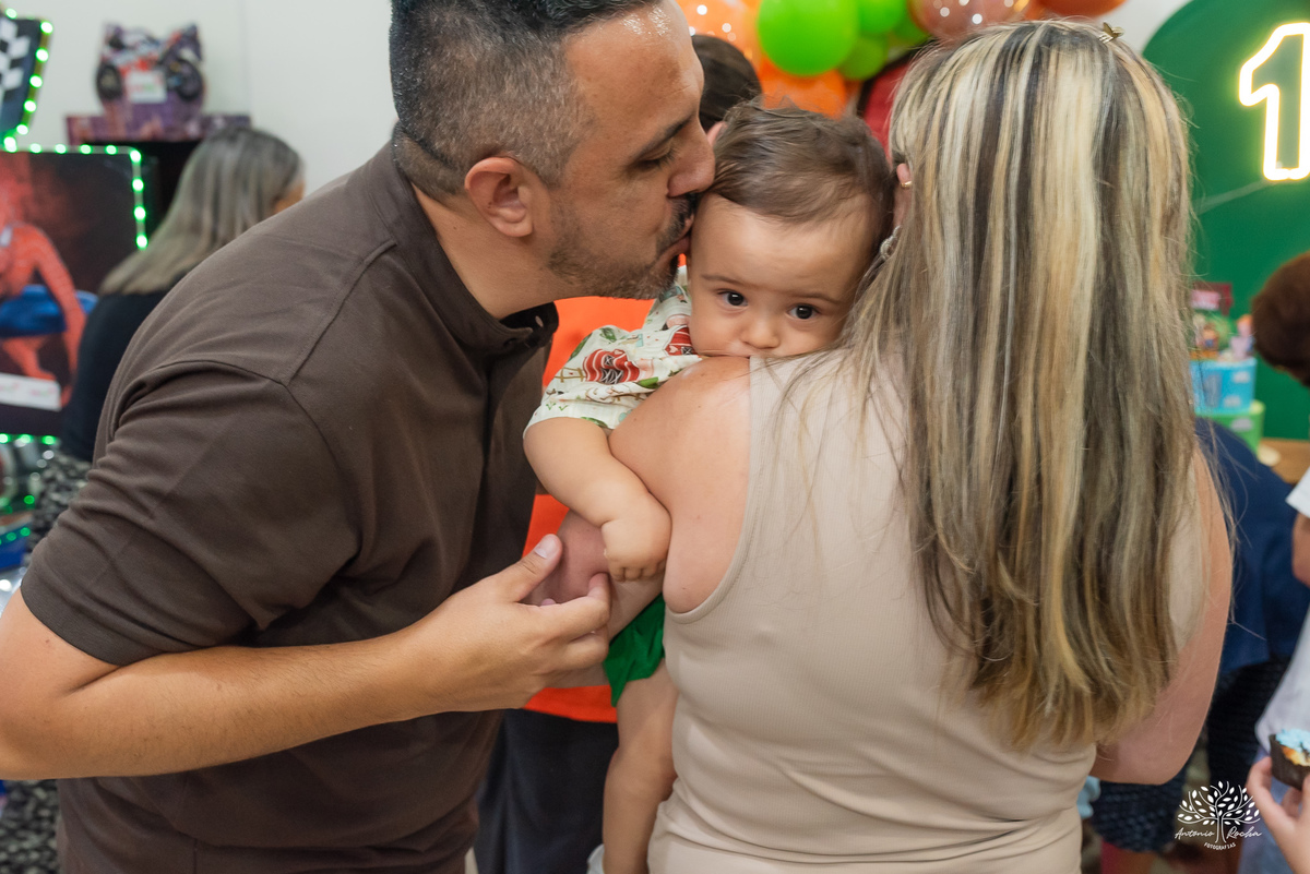 Gabriel 1 ano - aniversário infantil - festa fazendinha - Fazendinha do Gabriel - fotografia de aniversário - Loly Pop - fotografia de família - primeiro aniversário - infância - parabéns - memórias afetivas - Antonio Rocha Fotografias - primeiro aninho