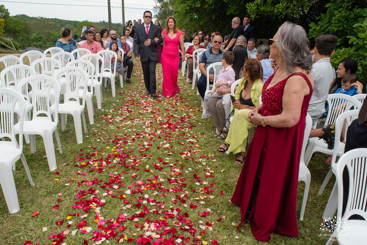 Mayara & Giovani – Casamento – Casamento Cristão – Sítio Santo Amor – Dia do Sim – Buquê – Beijo de Cinema – Deus – Amor – Escolha Mútua – Morro Redondo – Pelotas/RS – RS – @antoniorochafotografias
