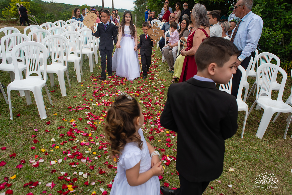 Mayara & Giovani – Casamento – Casamento Cristão – Sítio Santo Amor – Dia do Sim – Buquê – Beijo de Cinema – Deus – Amor – Escolha Mútua – Morro Redondo – Pelotas/RS – RS – @antoniorochafotografias
