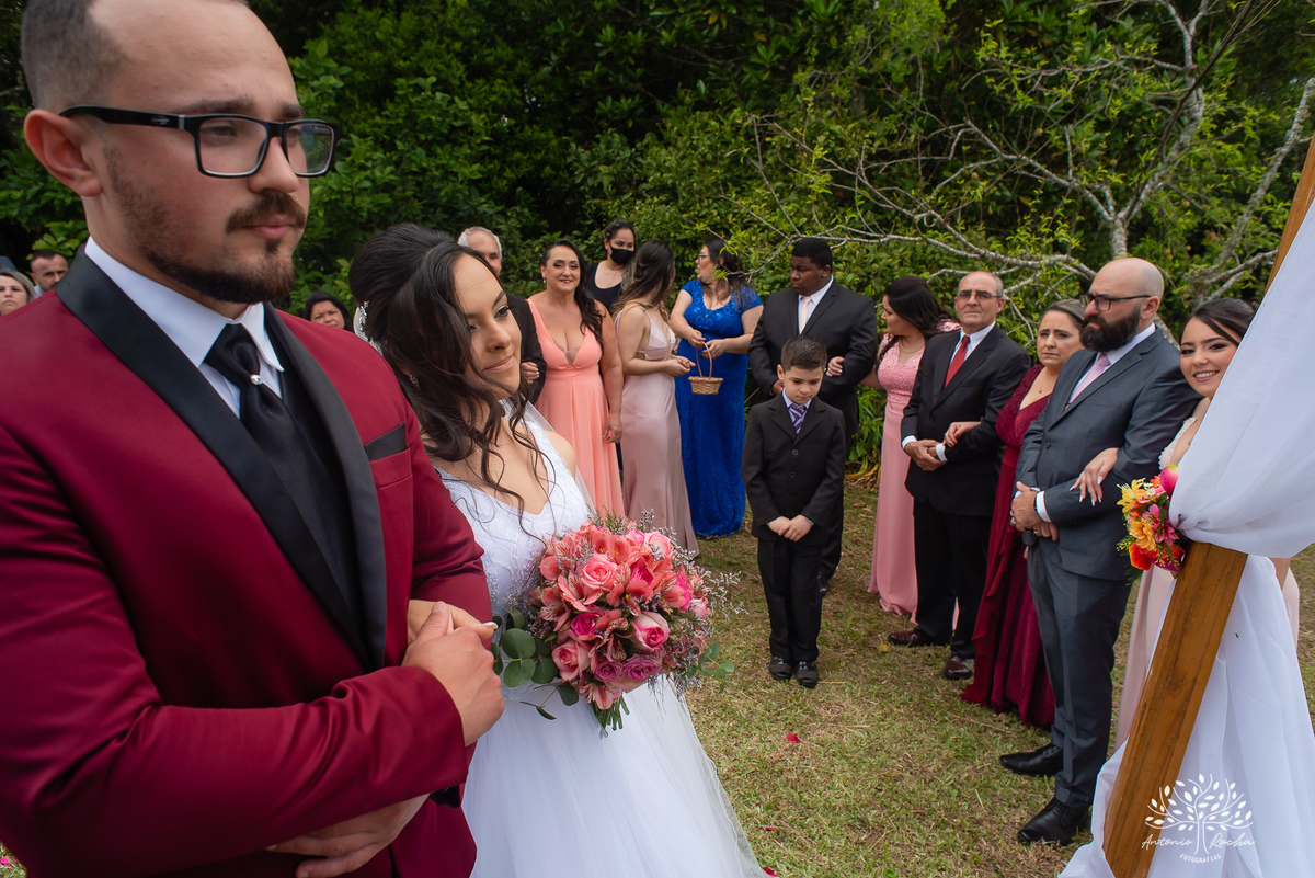 Mayara & Giovani – Casamento – Casamento Cristão – Sítio Santo Amor – Dia do Sim – Buquê – Beijo de Cinema – Deus – Amor – Escolha Mútua – Morro Redondo – Pelotas/RS – RS – @antoniorochafotografias
