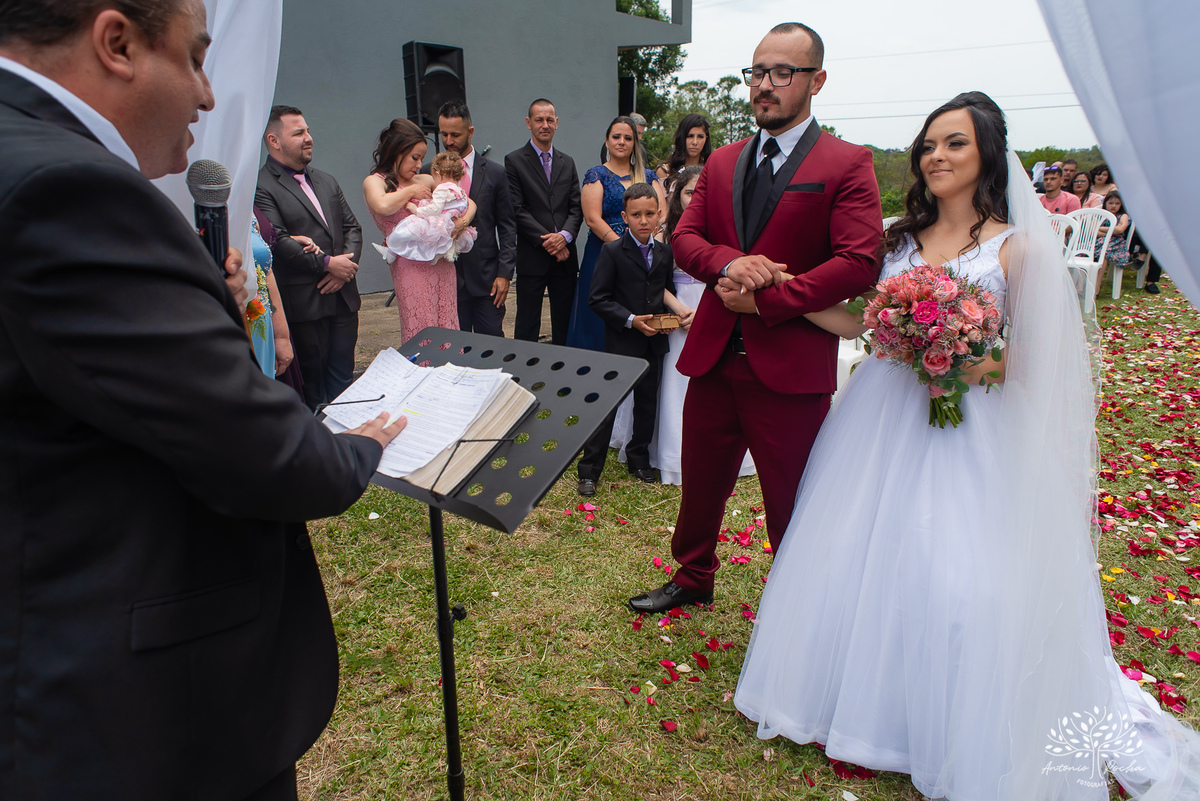 Mayara & Giovani – Casamento – Casamento Cristão – Sítio Santo Amor – Dia do Sim – Buquê – Beijo de Cinema – Deus – Amor – Escolha Mútua – Morro Redondo – Pelotas/RS – RS – @antoniorochafotografias