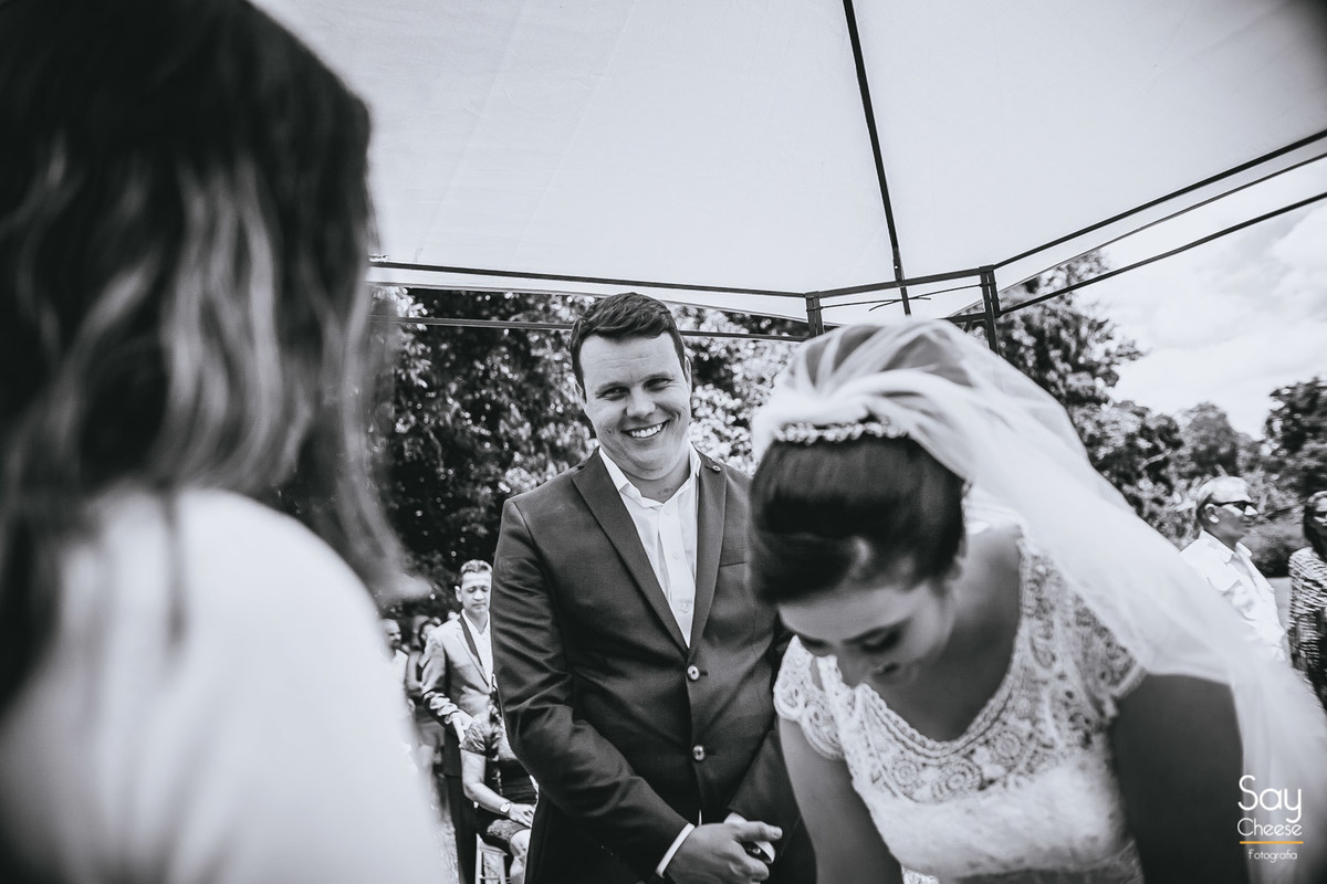 cerimonia de casamento ao ar livre em casamento no campo ao ar livre fotografado por Say Cheese Fotografia