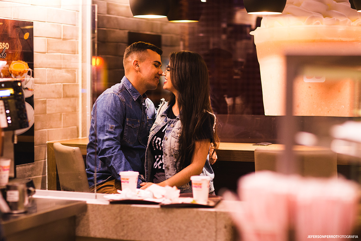ensaio pre casamento em cafeteria de brasilia
