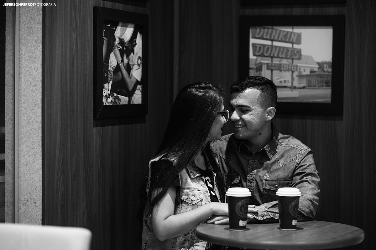 casal em cafeteria de brasilia