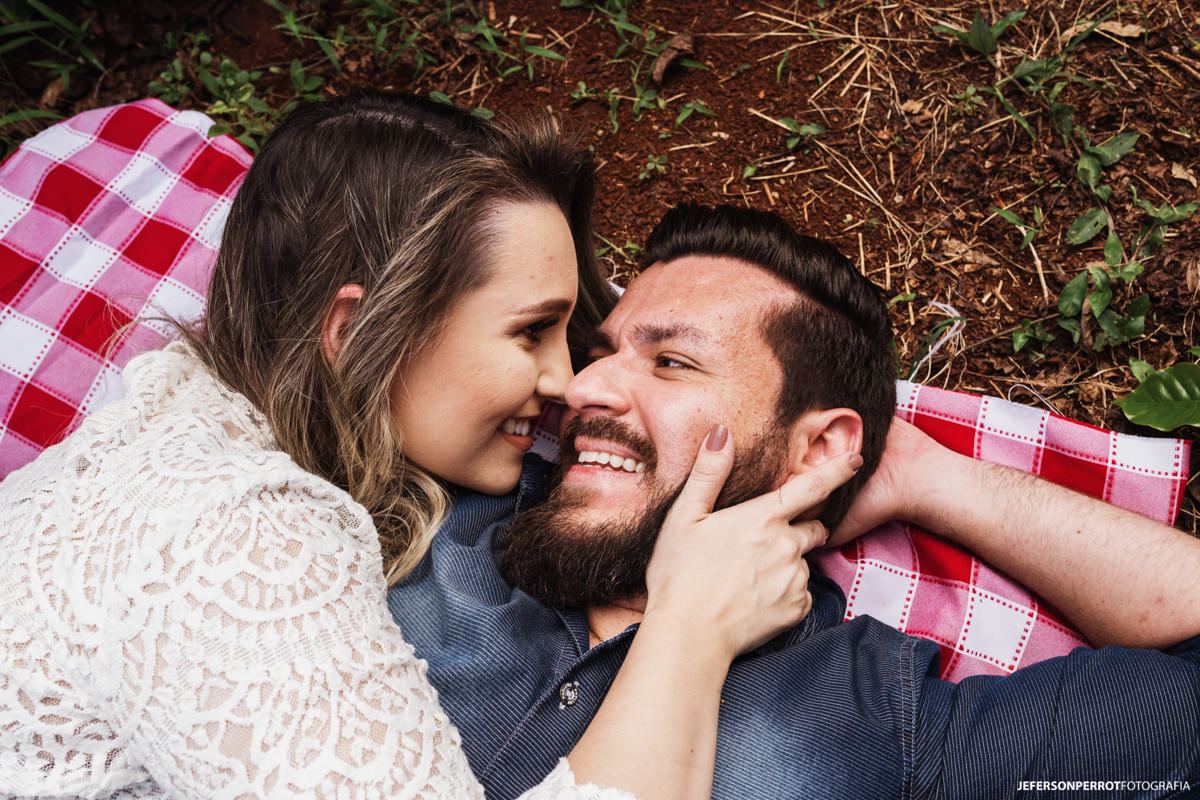 ensaio casal plantação de cafe em mandaguari parana