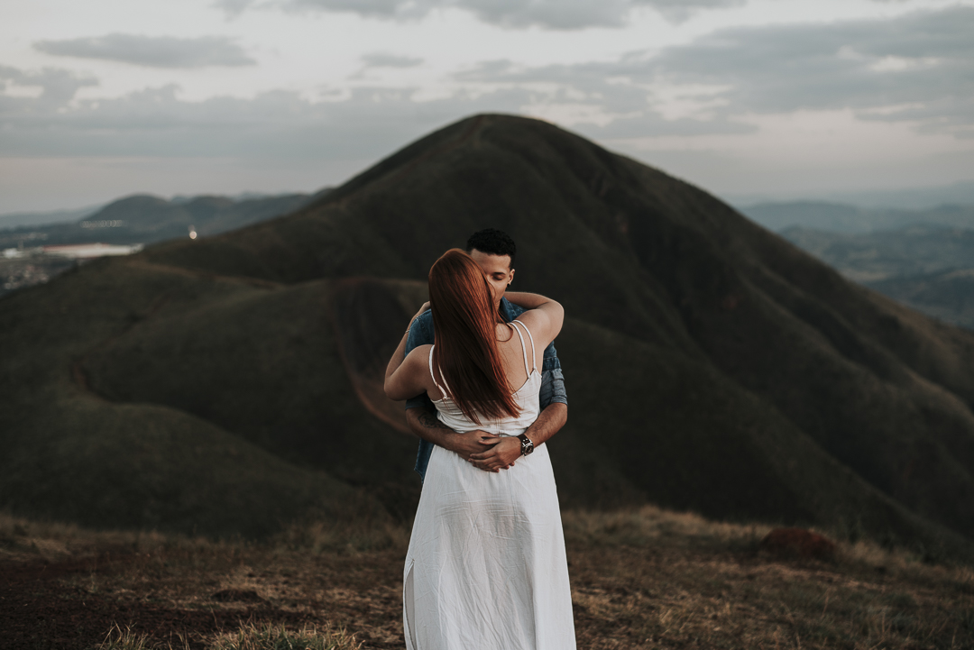 casal na montanha