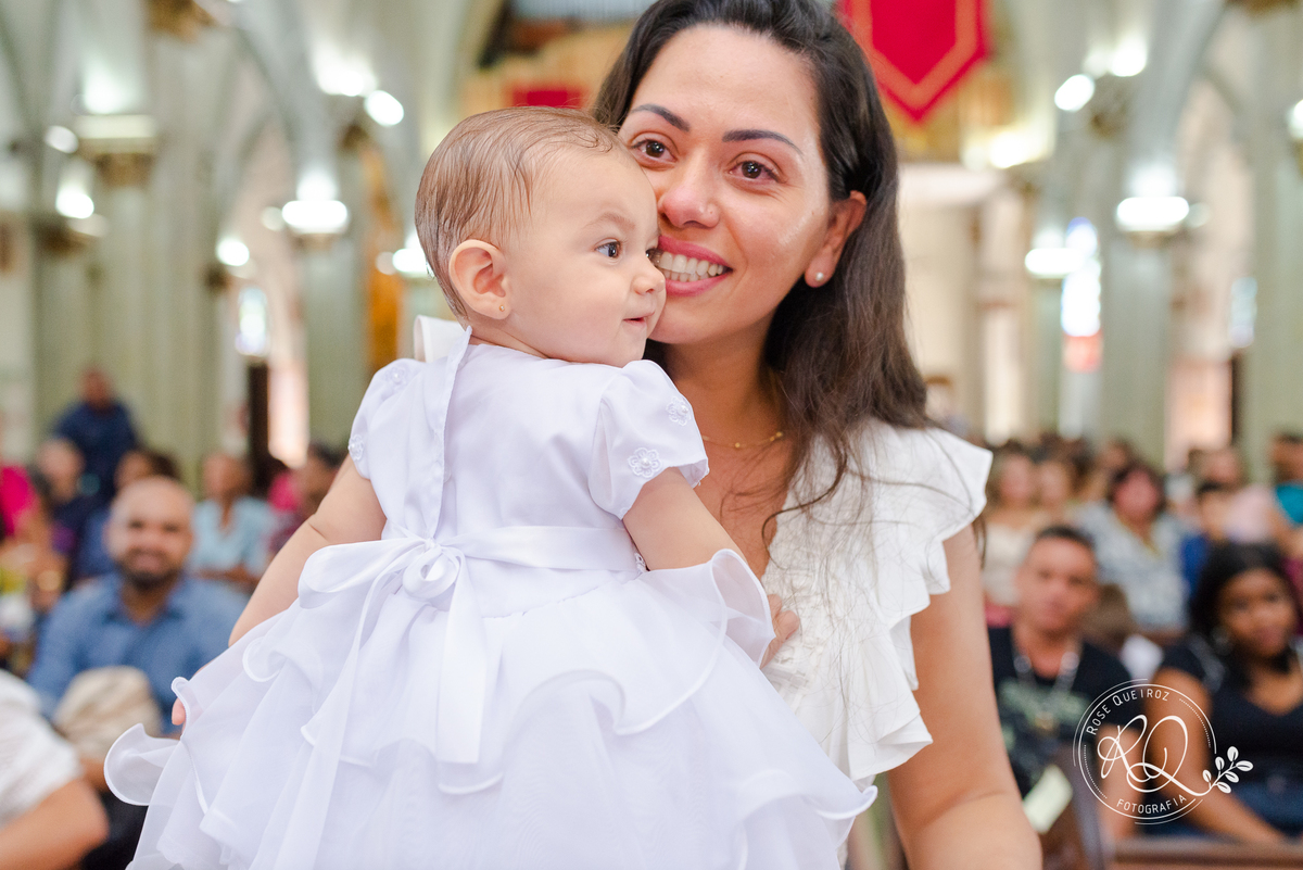 batizado Hellena catedral metropolitana de Uberaba mamãe emocionada