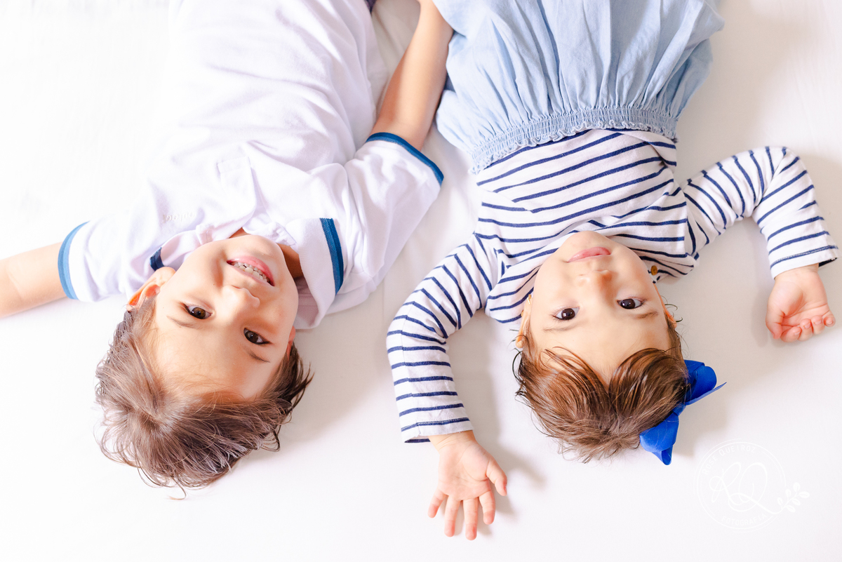 ensaio-família-lifestyle-em casa-atemporal-diversão